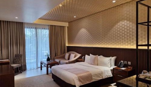 Queen Room with Balcony