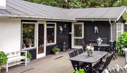 Three-Bedroom Vacation Home 