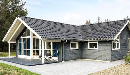 Three-Bedroom Vacation Home 