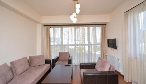 One-Bedroom Apartment with City View