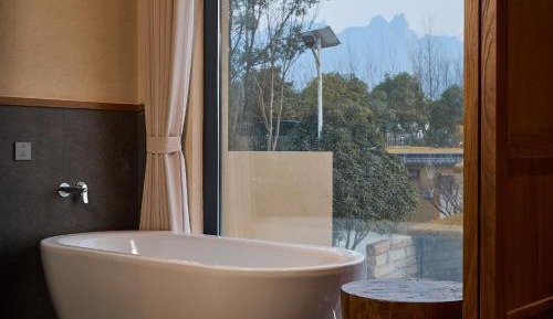 Deluxe Double Room with Bath