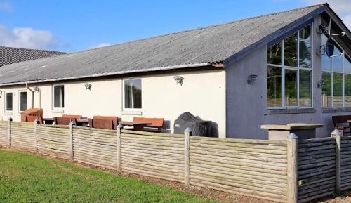 Ten-Bedroom Holiday Home
