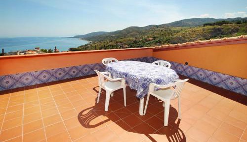 One-Bedroom Apartment with Sea View and Terrace