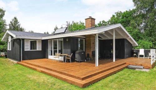 Four-Bedroom Holiday Home