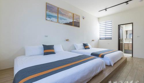 Quadruple Room with Private Bathroom