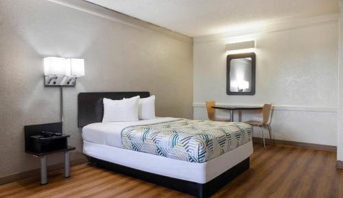 Queen Room - Disability Access