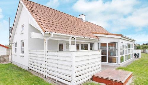 Five-Bedroom Holiday Home