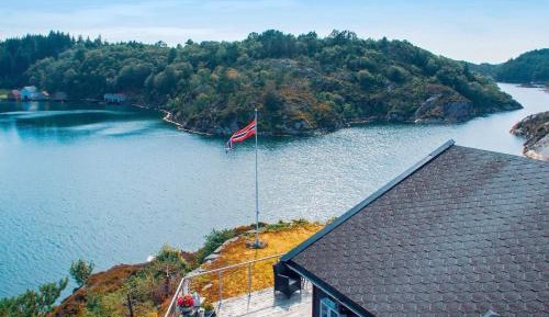 Four-Bedroom Holiday Home