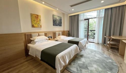 Deluxe Double Room with Balcony