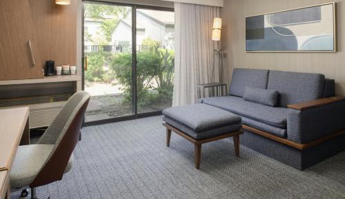 King Room with Sofa Bed and Adapted Tub - Mobility and Hearing Accessible