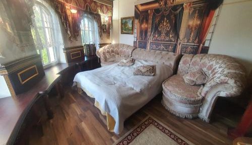 Standard Double Room with Shared Bathroom
