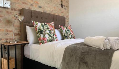 Queen Room with Garden View