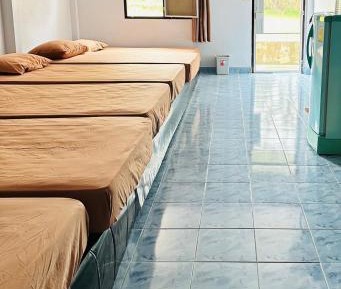 Bungalow with Garden View