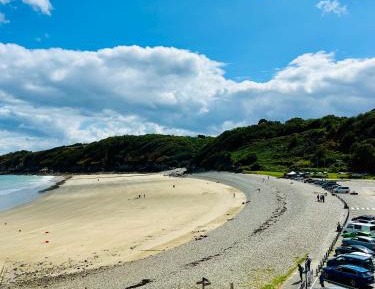 One-Bedroom Apartment - Sea Side
