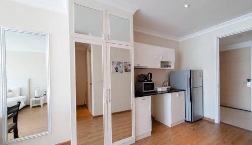 Apartment with City View