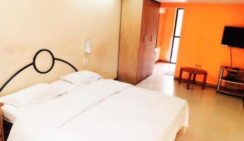 Deluxe Double Room (2 Adults + 1 Child)