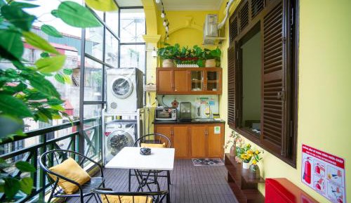 One-Bedroom Apartment with Terrace