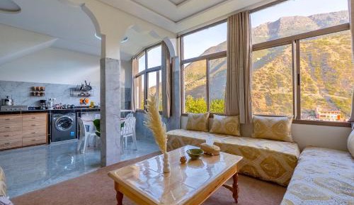 Two-Bedroom Apartment with Mountain View