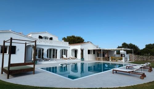 Villa with Garden View