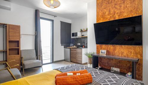 One-Bedroom Apartment