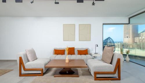 Three-Bedroom Apartment with Ocean View