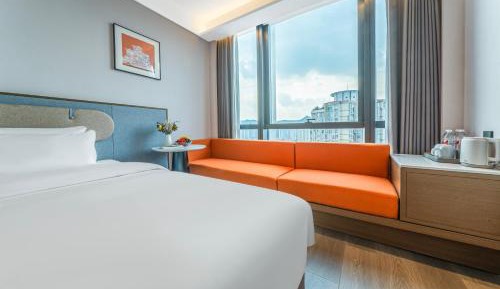 Queen Room with Shared Bathroom