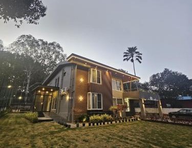 Three-Bedroom Superior Apartment