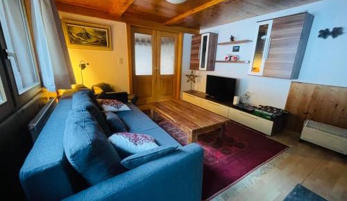 Three-Bedroom Apartment with Mountain View