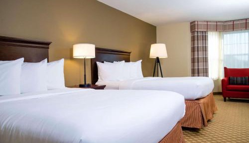 One-Bedroom Queen Suite with Two Queen Beds and Sofa Bed - Non-Smoking