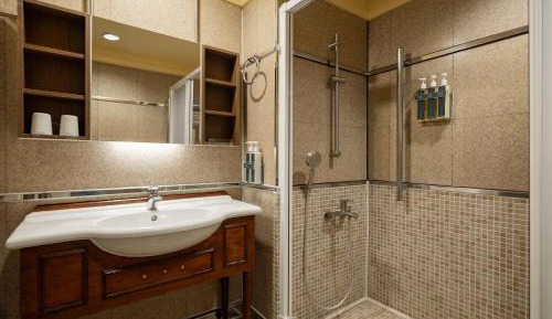 Cozy Quadruple Room