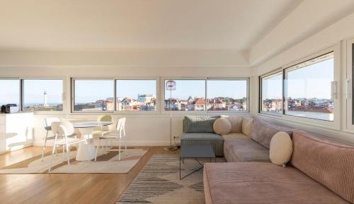 One-Bedroom Apartment with View
