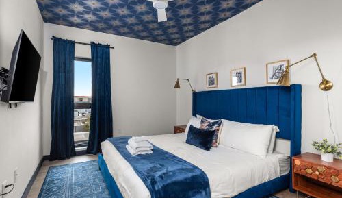 Three-Bedroom Apartment with Balcony