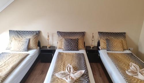 Triple Room with Private Bathroom