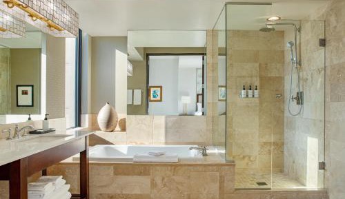 Larger Guest room, 1 King