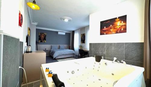 Deluxe Double Room with Bath