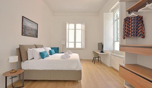 One-Bedroom Deluxe Apartment