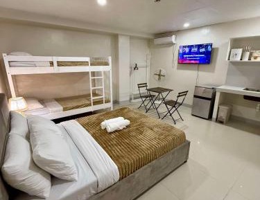 Quadruple Room with Private Bathroom