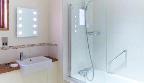 Meadow - Golden Oak Treehouse (3 doubles and 2 twins)