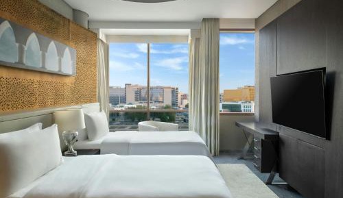 Presidential Suite, Club lounge access, Mid floor, Balcony