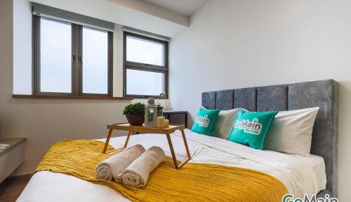 Deluxe One-Bedroom Apartment with City View