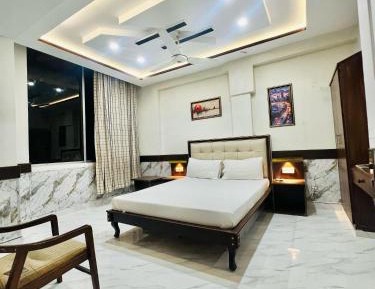 Double or Twin Room with Private Bathroom