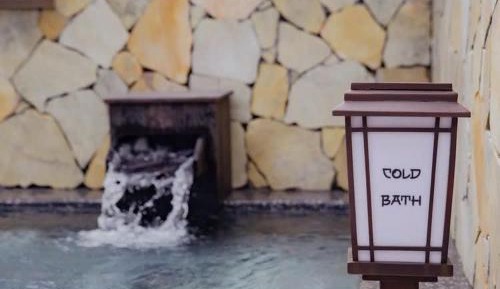 Studio with Spa Bath