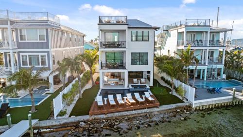 Eight-Bedroom Holiday Home