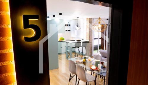 Apartment with Shower