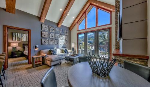 Deluxe Two-Bedroom Apartment