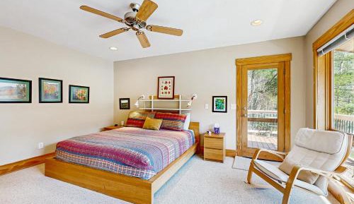 Five Bedroom Holiday Home