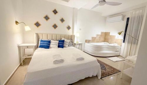 King Suite with Spa Bath