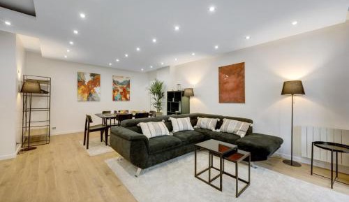 Three-Bedroom Apartment with Balcony