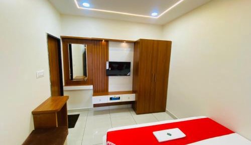 Deluxe Double Room (2 Adults + 1 Child)