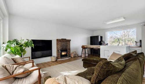 Five-Bedroom Holiday Home